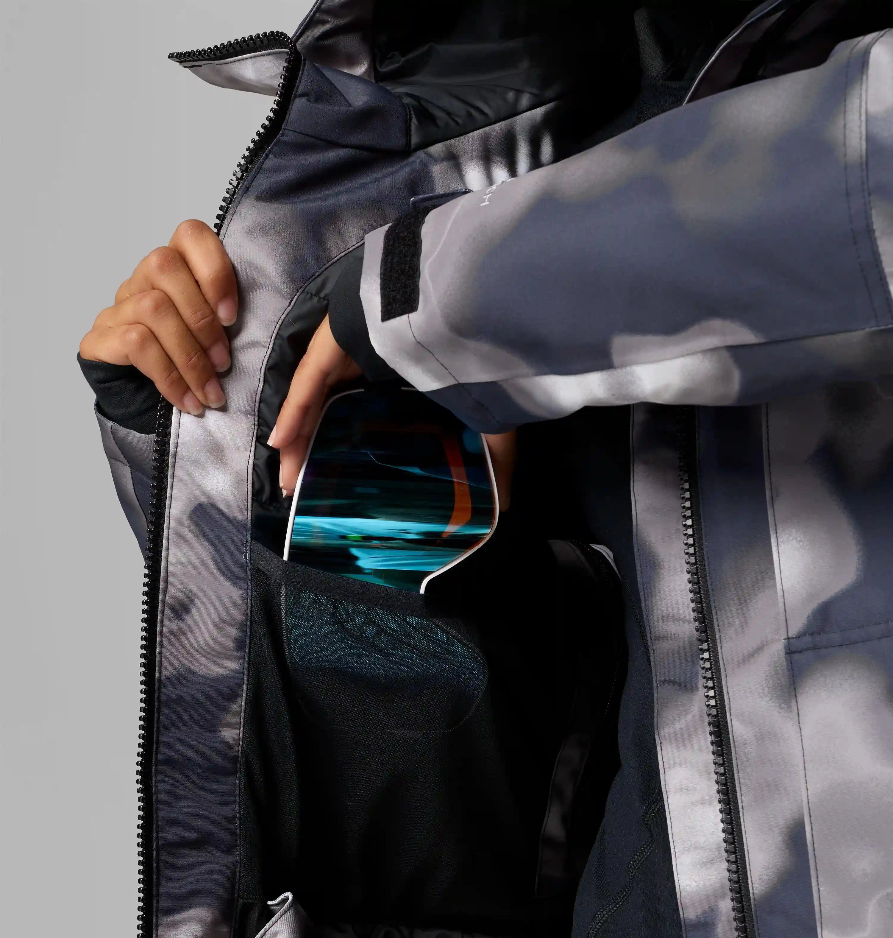columbiacloth.it.com